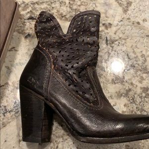 NWT Bedstu Irma Graphito Rustic Boots size 8